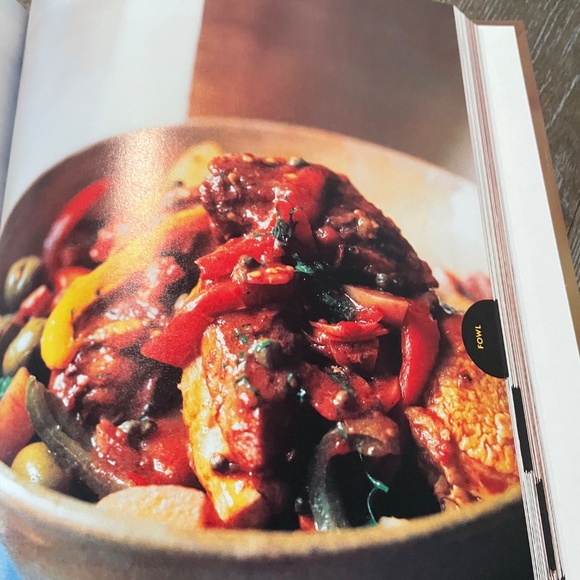 Molto Italiano : 327 Simple Italian Recipes to Cook at Home by Mario Batali - Picture 3 of 6